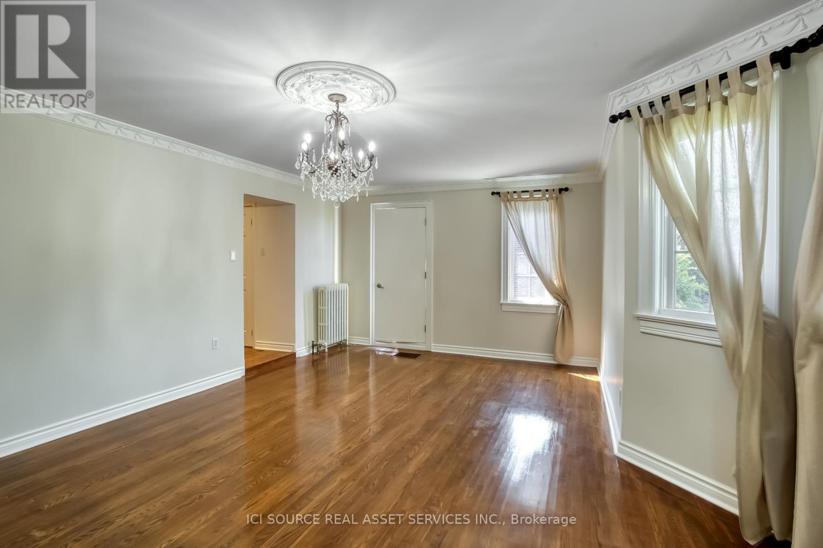 Upper - 34 Rusholme Drive, Toronto, Ontario  M6J 3J9 - Photo 13 - C12906532