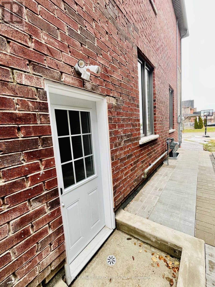 Bsmt - 43 Claridge Crescent, Whitby (Taunton North), Ontario  L1R 0G8 - Photo 2 - E12906492