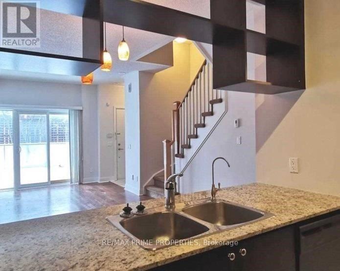 Th69 - 315 Village Green Square, Toronto, Ontario  M1S 0L2 - Photo 6 - E12906514