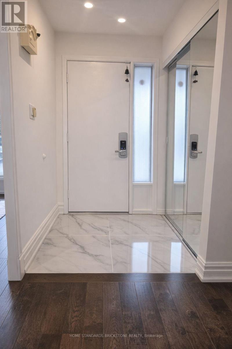 122 Lowe Boulevard, Newmarket, Ontario  L3Y 5T2 - Photo 2 - N12906510