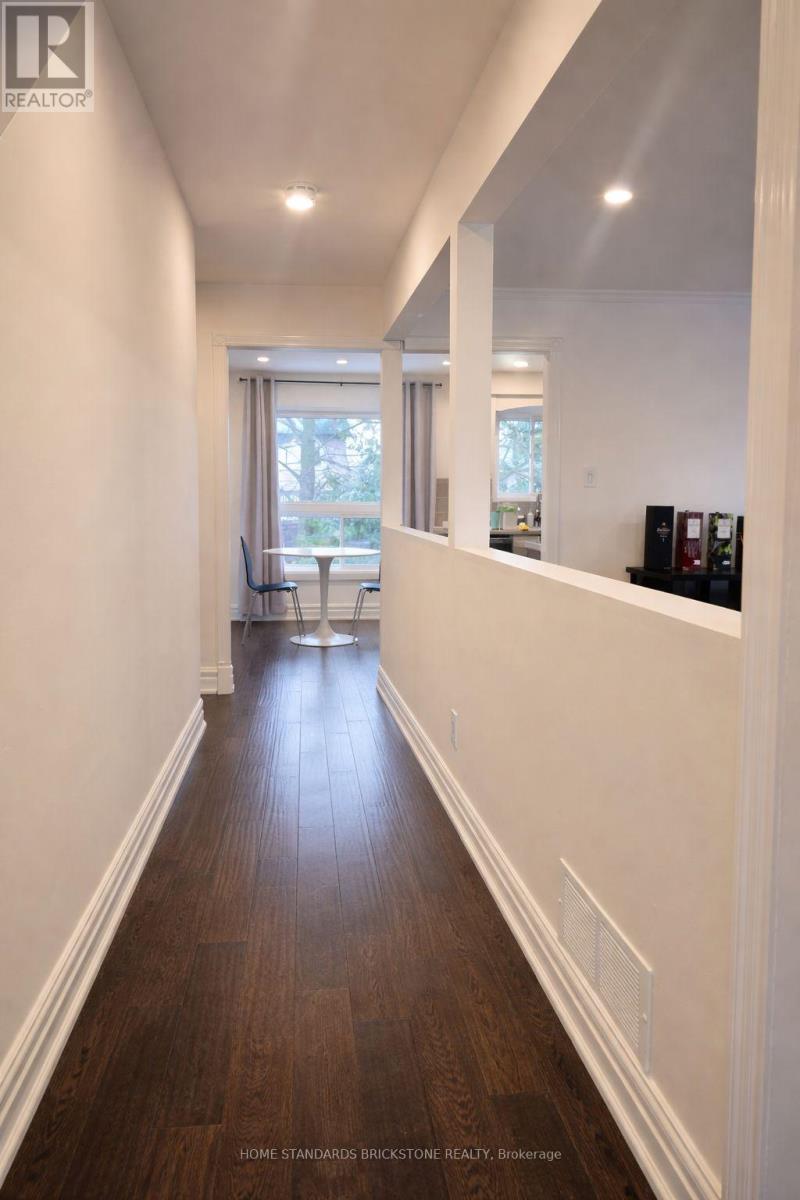 122 Lowe Boulevard, Newmarket, Ontario  L3Y 5T2 - Photo 4 - N12906510