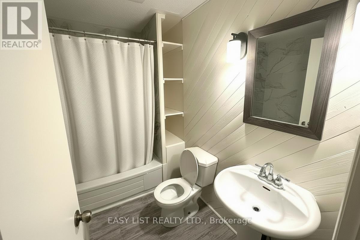 598 North Lake Road, Richmond Hill, Ontario  L4E 3B8 - Photo 9 - N12906544