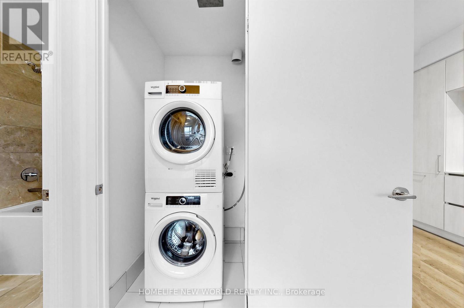 933 - 2 David Eyer Road, Richmond Hill, Ontario  L4S 0N6 - Photo 17 - N12906548