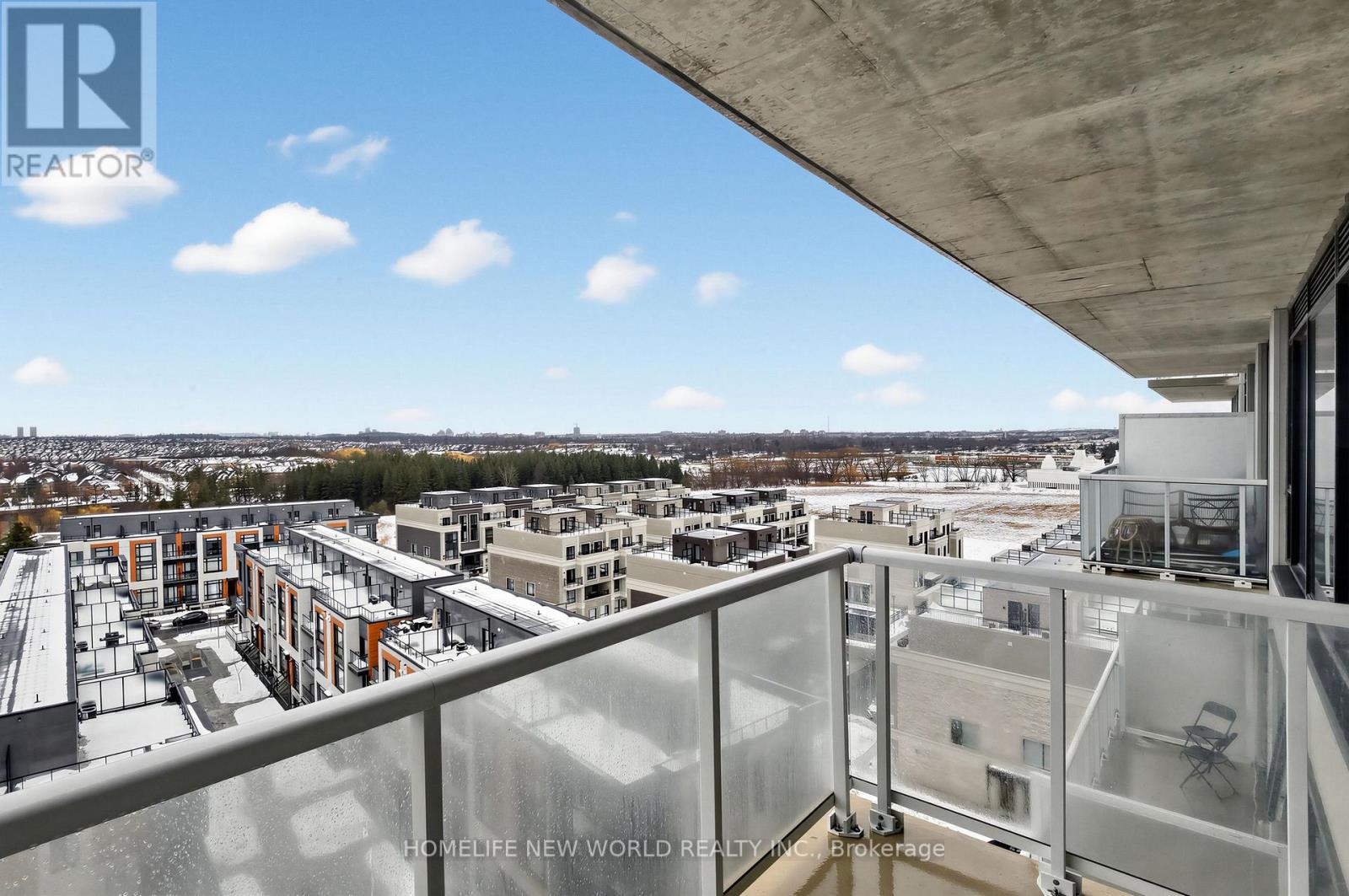 933 - 2 David Eyer Road, Richmond Hill, Ontario  L4S 0N6 - Photo 4 - N12906548