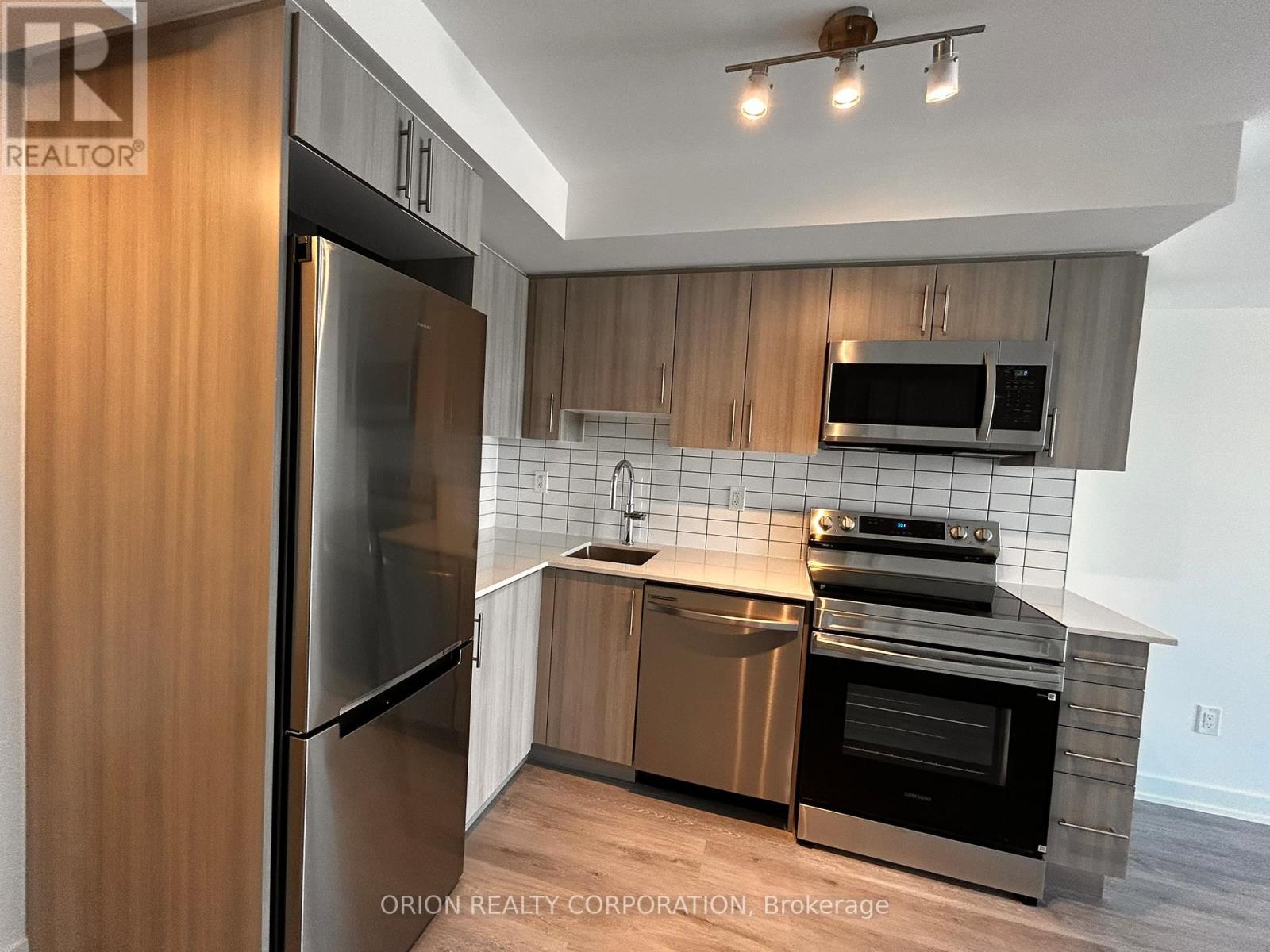 701 - 1010 Sandy Beach Road, Pickering, Ontario  L1W 0C7 - Photo 5 - E12892334