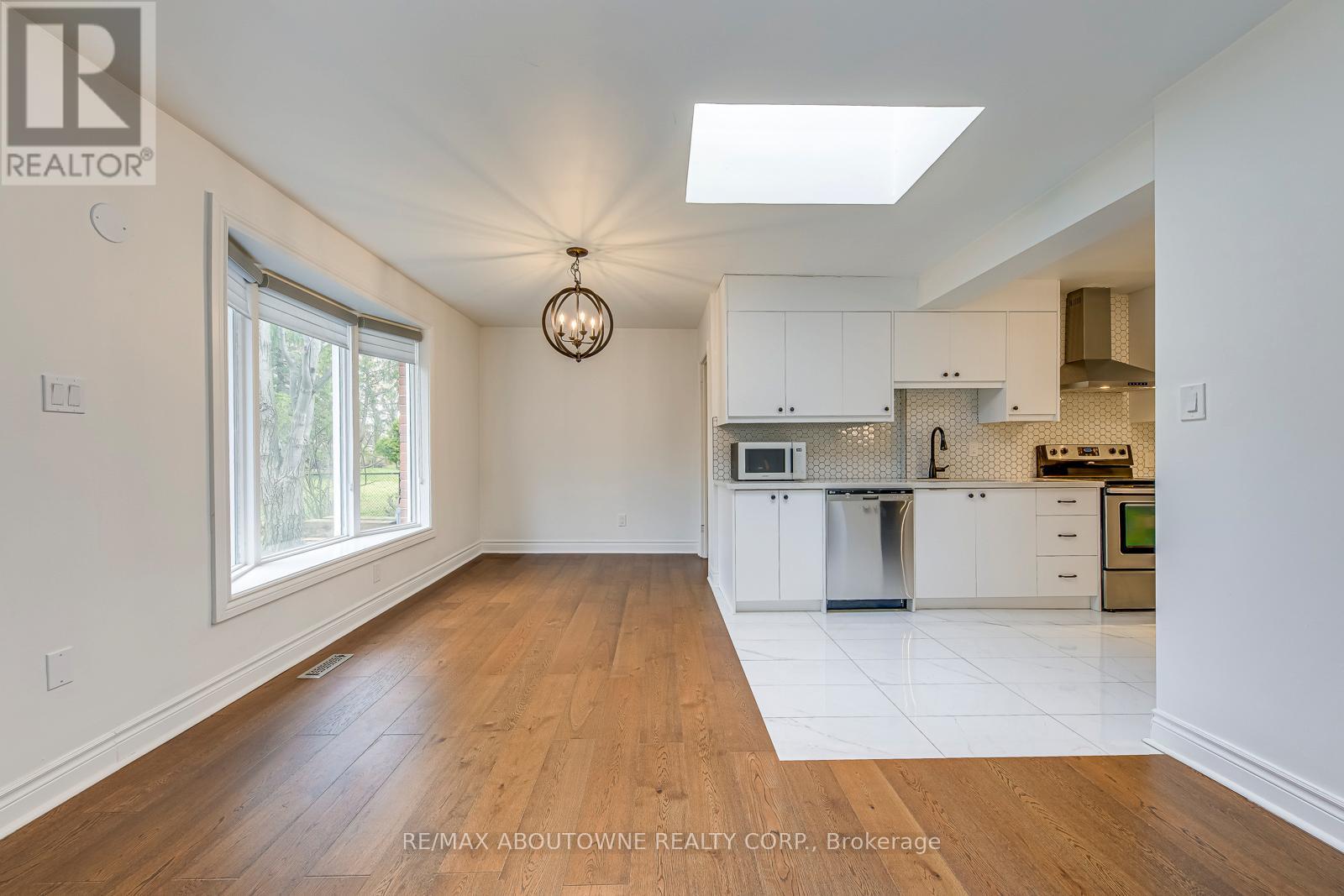 2565 Windjammer Road, Mississauga, Ontario  L5L 1H7 - Photo 19 - W12906508