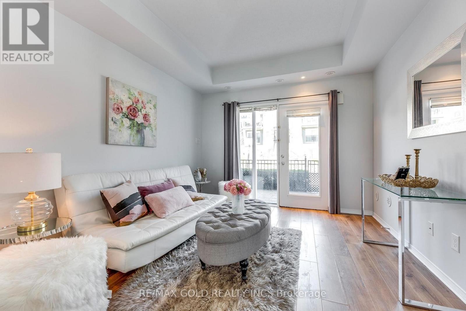 88 - 60 Fairwood Circle, Brampton (Sandringham-Wellington), Ontario  L6R 0Y6 - Photo 3 - W12906516