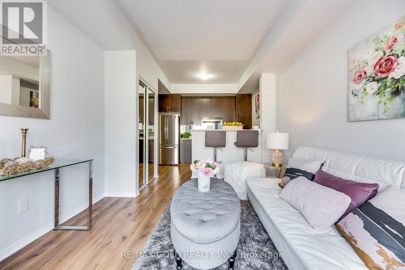 88 - 60 Fairwood Circle, Brampton (Sandringham-Wellington), Ontario  L6R 0Y6 - Photo 5 - W12906516