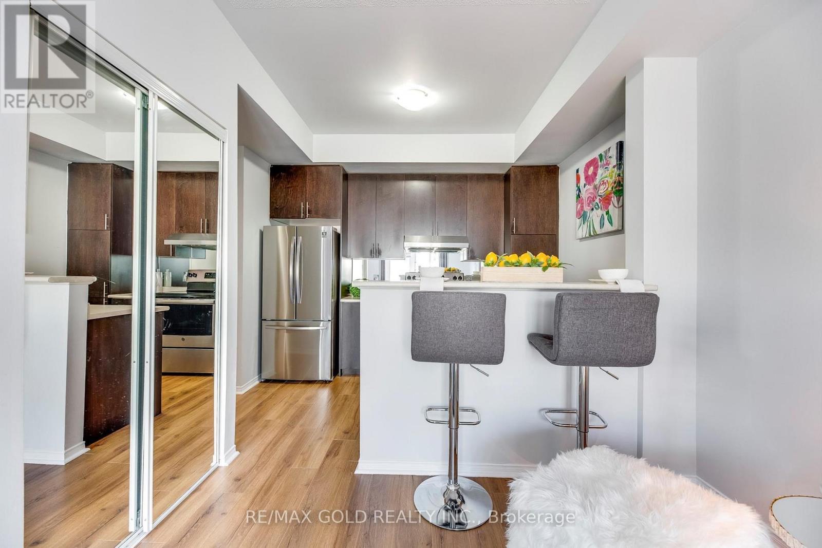 88 - 60 Fairwood Circle, Brampton (Sandringham-Wellington), Ontario  L6R 0Y6 - Photo 7 - W12906516