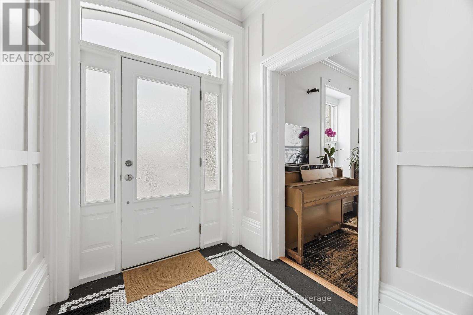 1009 Hwy 7, Kawartha Lakes, Ontario  K0M 2M0 - Photo 9 - X12906528