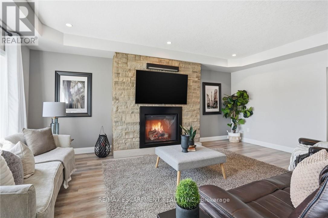 7 Peggy Way, Hamilton, Ontario  L0R 1W0 - Photo 10 - X12906312