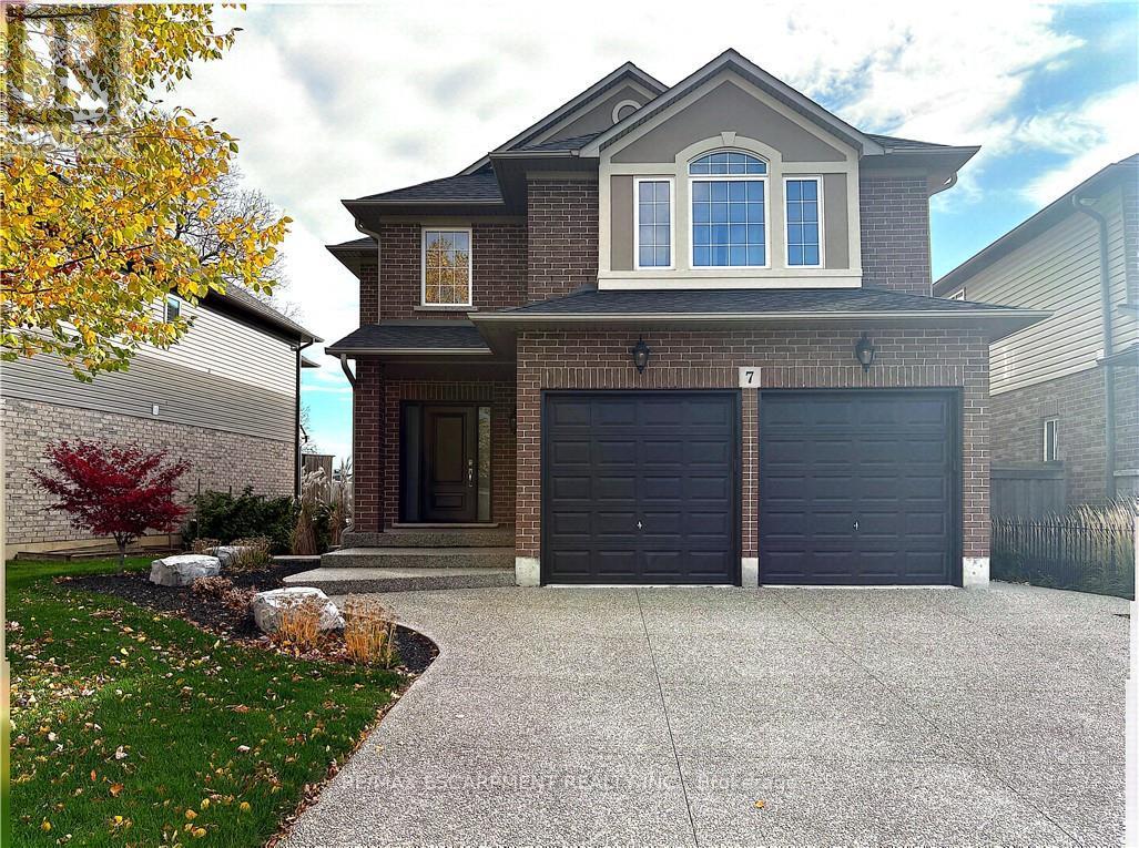 7 Peggy Way, Hamilton, Ontario  L0R 1W0 - Photo 2 - X12906312