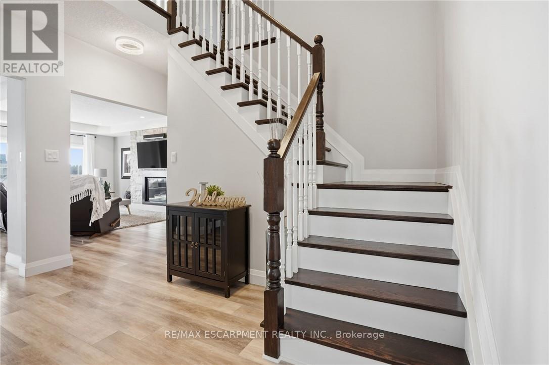 7 Peggy Way, Hamilton, Ontario  L0R 1W0 - Photo 7 - X12906312