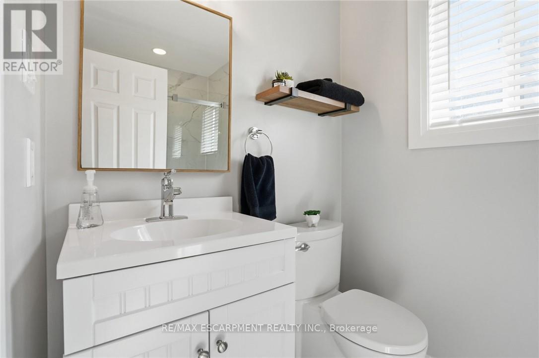 7 Peggy Way, Hamilton, Ontario  L0R 1W0 - Photo 38 - X12906312