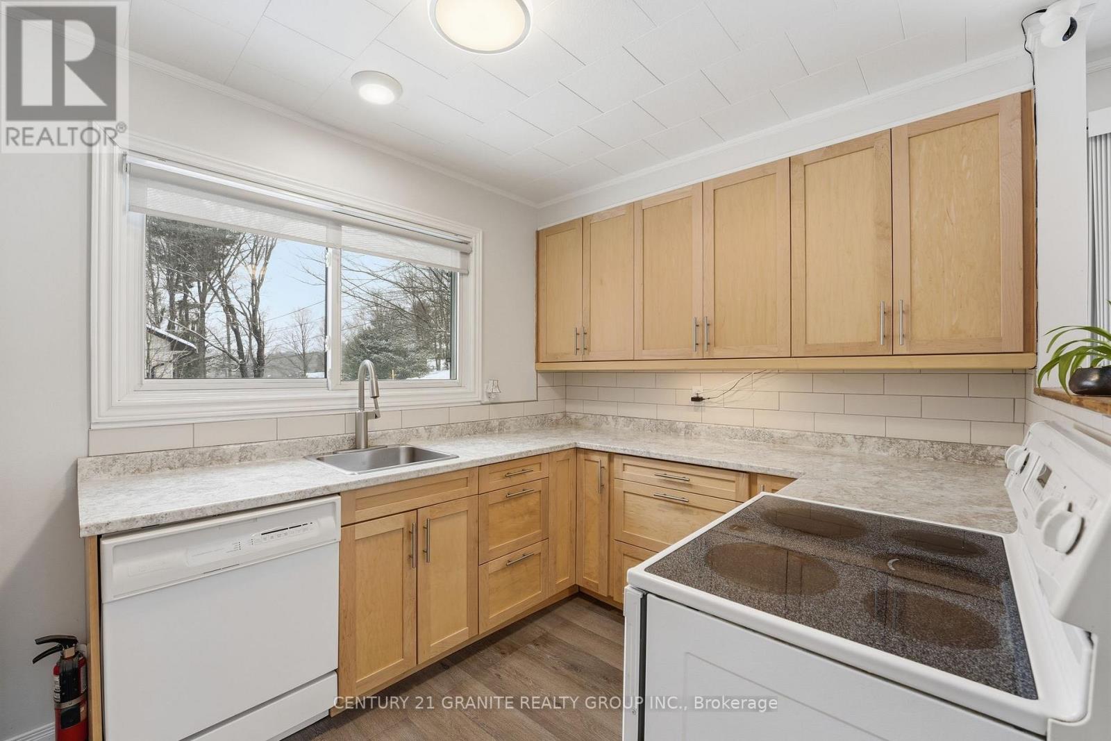 12 Forest Hill Road, Bancroft, Ontario  K0L 1C0 - Photo 24 - X12906570