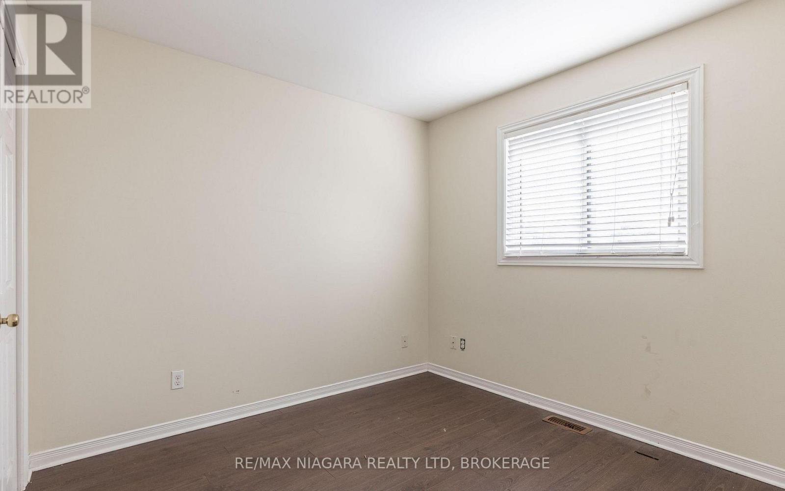 Upper - 138 Carlton Street, St. Catharines, Ontario  L2R 7S6 - Photo 5 - X12906564