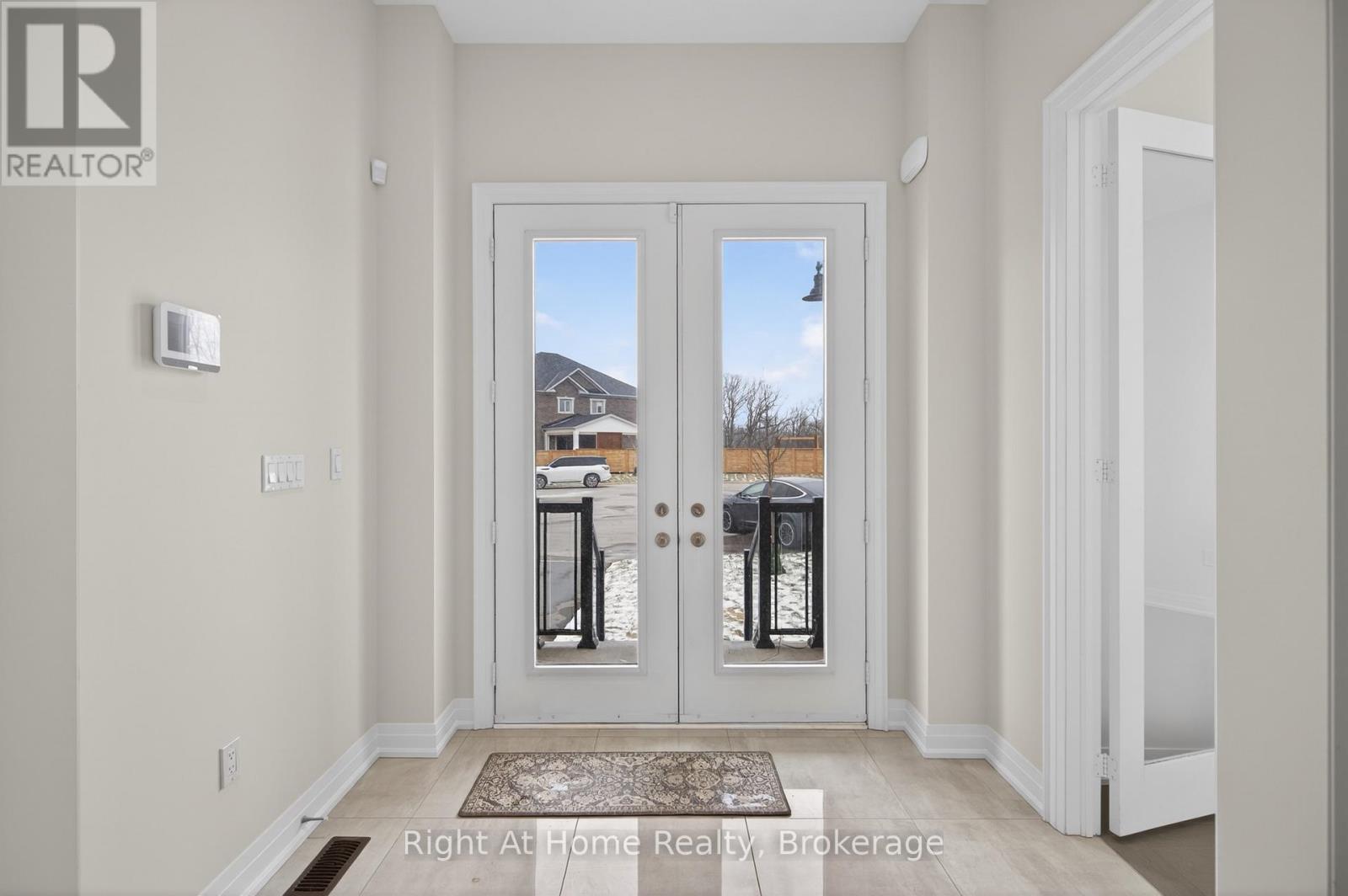 94 Smokey Hollow Place, Hamilton, Ontario  L0R 2H1 - Photo 3 - X12906592