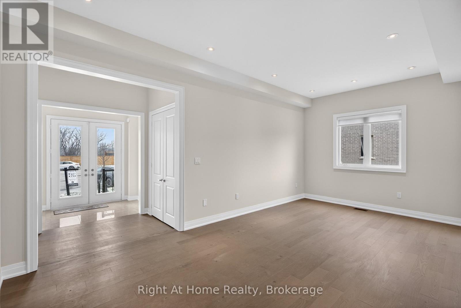 94 Smokey Hollow Place, Hamilton, Ontario  L0R 2H1 - Photo 5 - X12906592