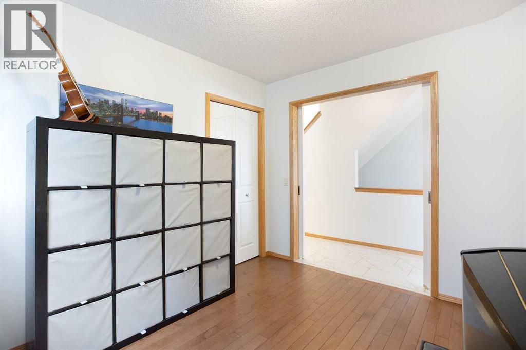 26 Cresthaven View SW, Calgary, Alberta  T3B 5Y2 - Photo 15 - A2271425