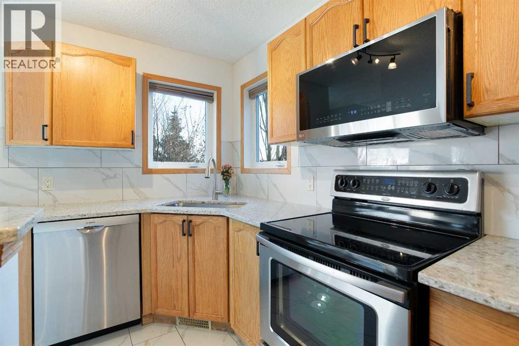 26 Cresthaven View SW, Calgary, Alberta  T3B 5Y2 - Photo 9 - A2271425