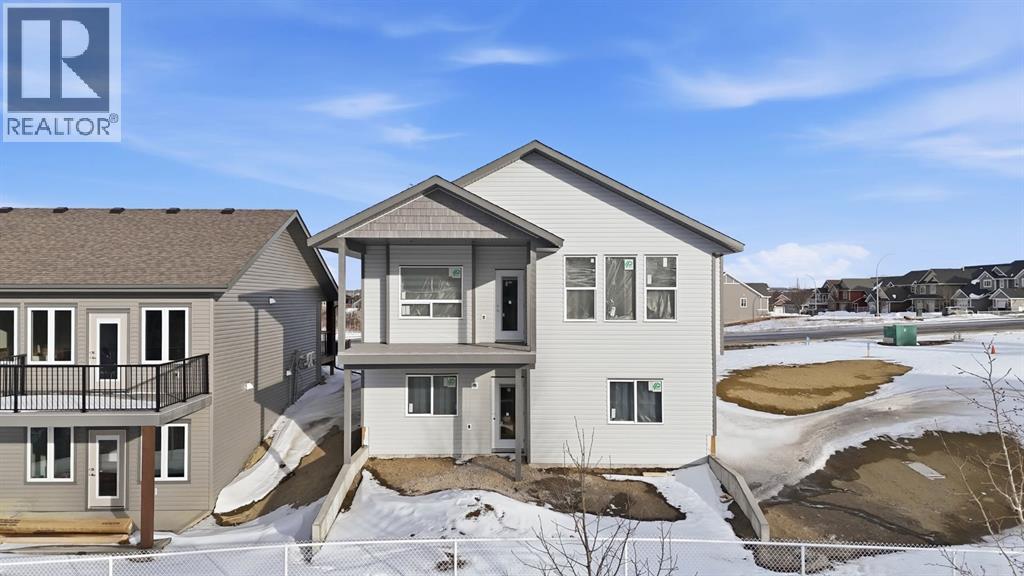 8 Henner's Place, Lacombe, Alberta  T4L 1Y9 - Photo 5 - A2289142