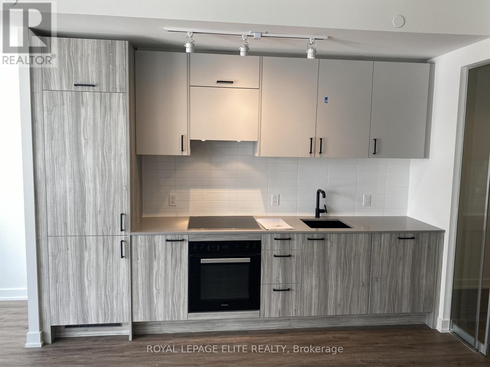 2301 - 1 Quarrington Lane, Toronto, Ontario  M3C 0S4 - Photo 5 - C12906558