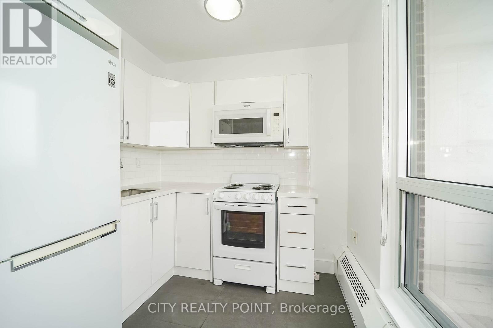 2512 - 666 Spadina Avenue, Toronto, Ontario  M5S 2H8 - Photo 5 - C12906590