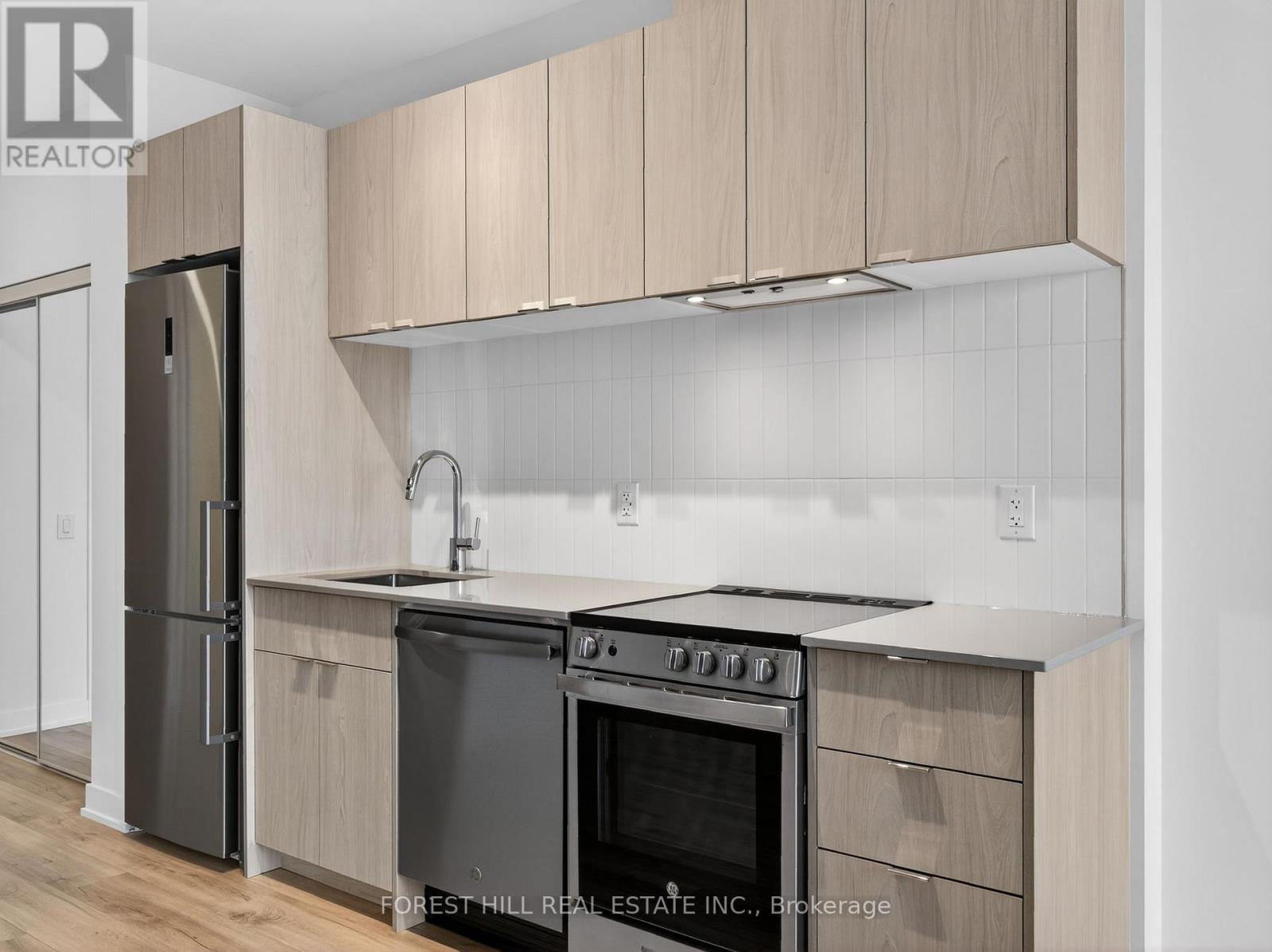 415 - 1660 Bloor Street W, Toronto, Ontario  M6P 1A8 - Photo 6 - W12903412