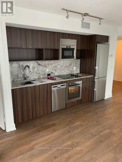 1902 - 7 Mabelle Avenue, Toronto, Ontario  M9A 0C9 - Photo 2 - W12906568