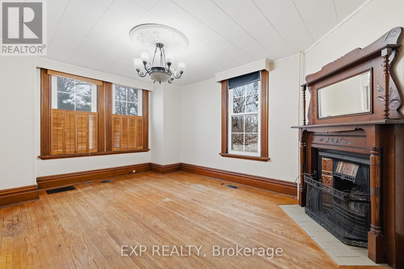 19 Adam Street, Huron East, Ontario  N0K 1W0 - Photo 10 - X12906572