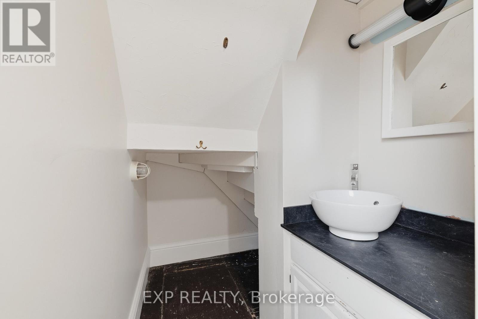 19 Adam Street, Huron East, Ontario  N0K 1W0 - Photo 12 - X12906572