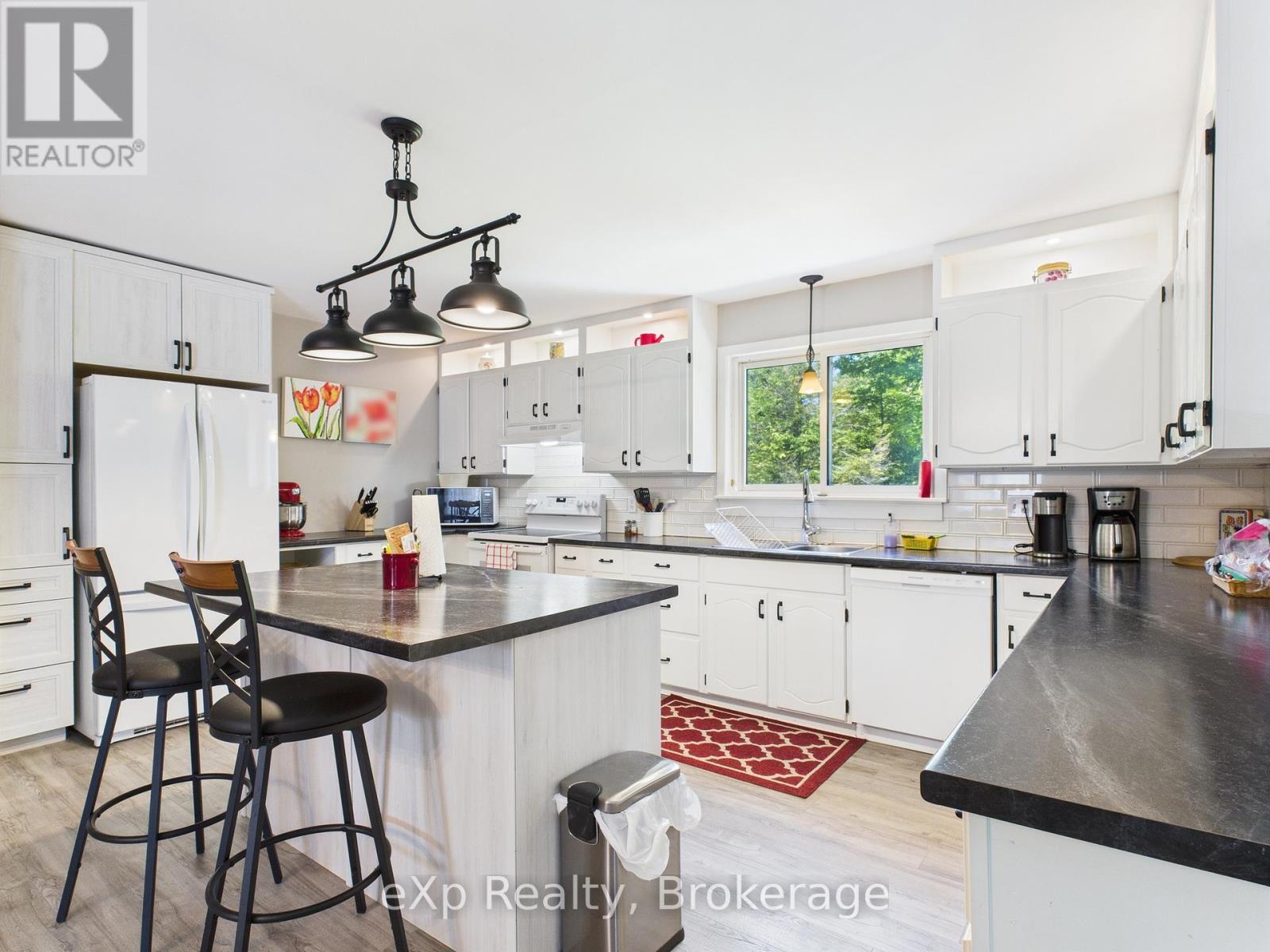 105 Menomini Road, Huron-Kinloss, Ontario  N2Z 2X3 - Photo 2 - X12830830