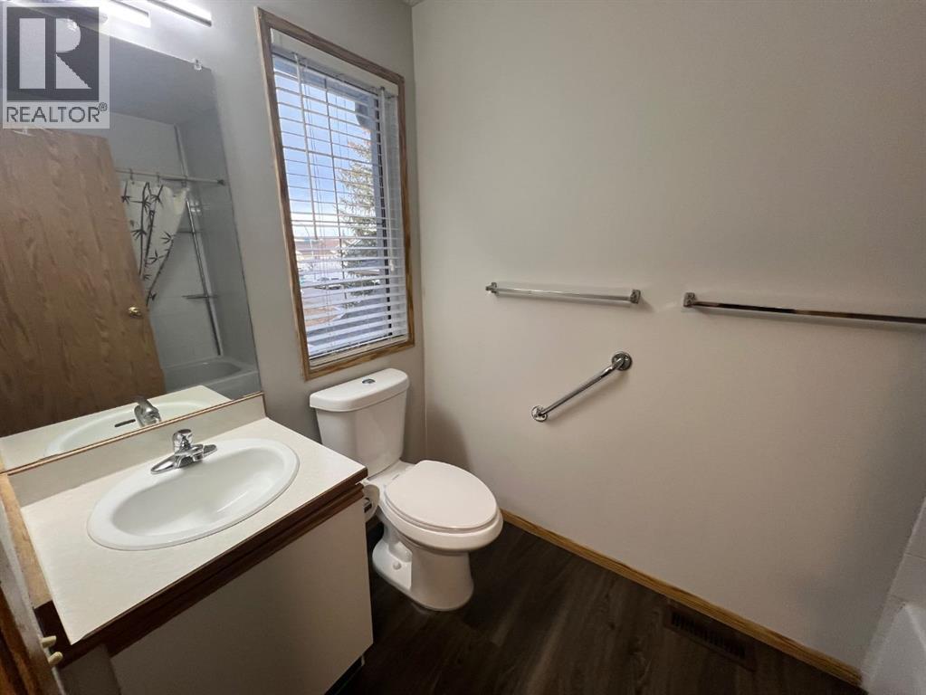 99 Martinwood Road NE, Calgary, Alberta  T3J 3G7 - Photo 11 - A2267284