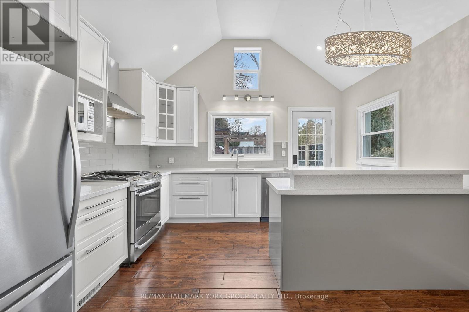 119 Temperance Street, Aurora (Aurora Village), Ontario  L4G 2R2 - Photo 13 - N12906628