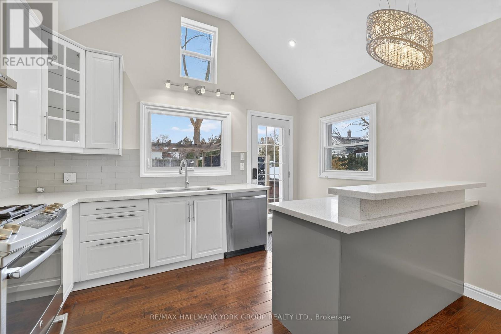 119 Temperance Street, Aurora (Aurora Village), Ontario  L4G 2R2 - Photo 14 - N12906628