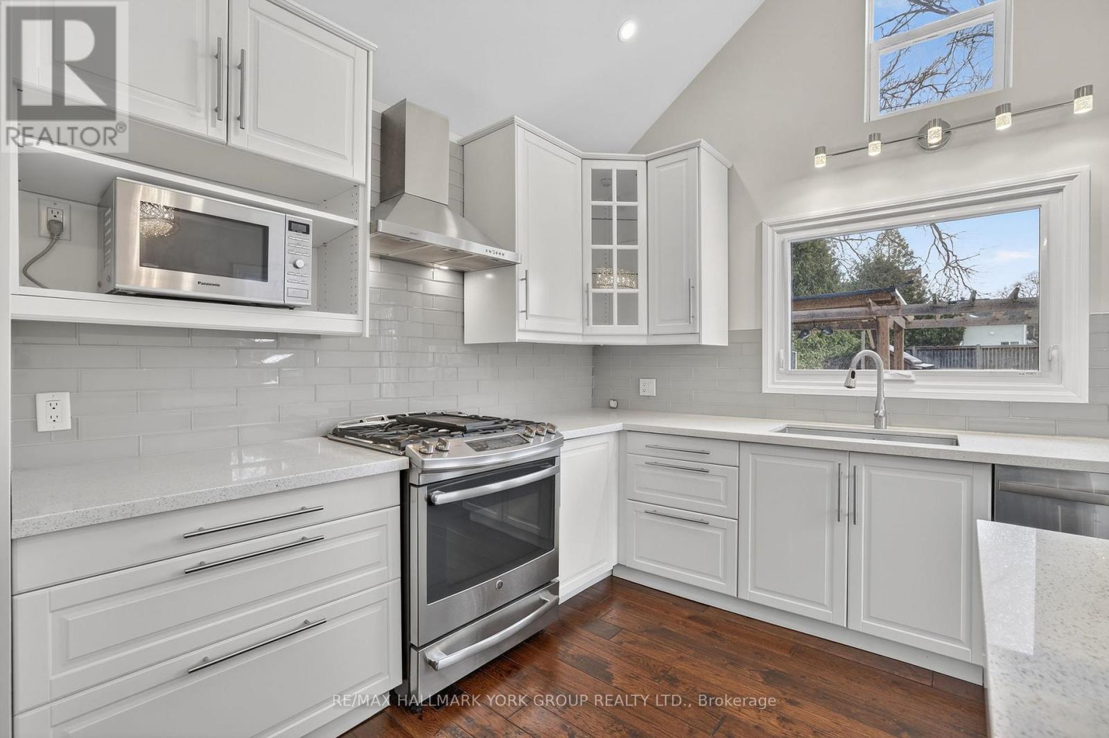 119 Temperance Street, Aurora (Aurora Village), Ontario  L4G 2R2 - Photo 15 - N12906628