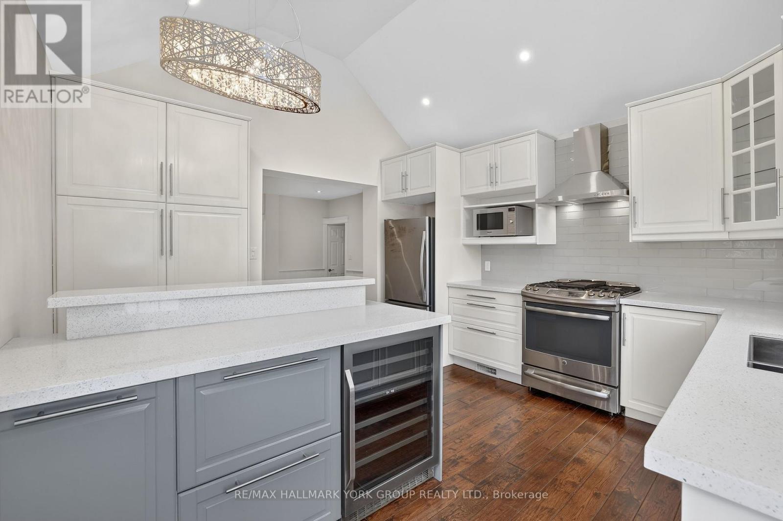 119 Temperance Street, Aurora (Aurora Village), Ontario  L4G 2R2 - Photo 17 - N12906628