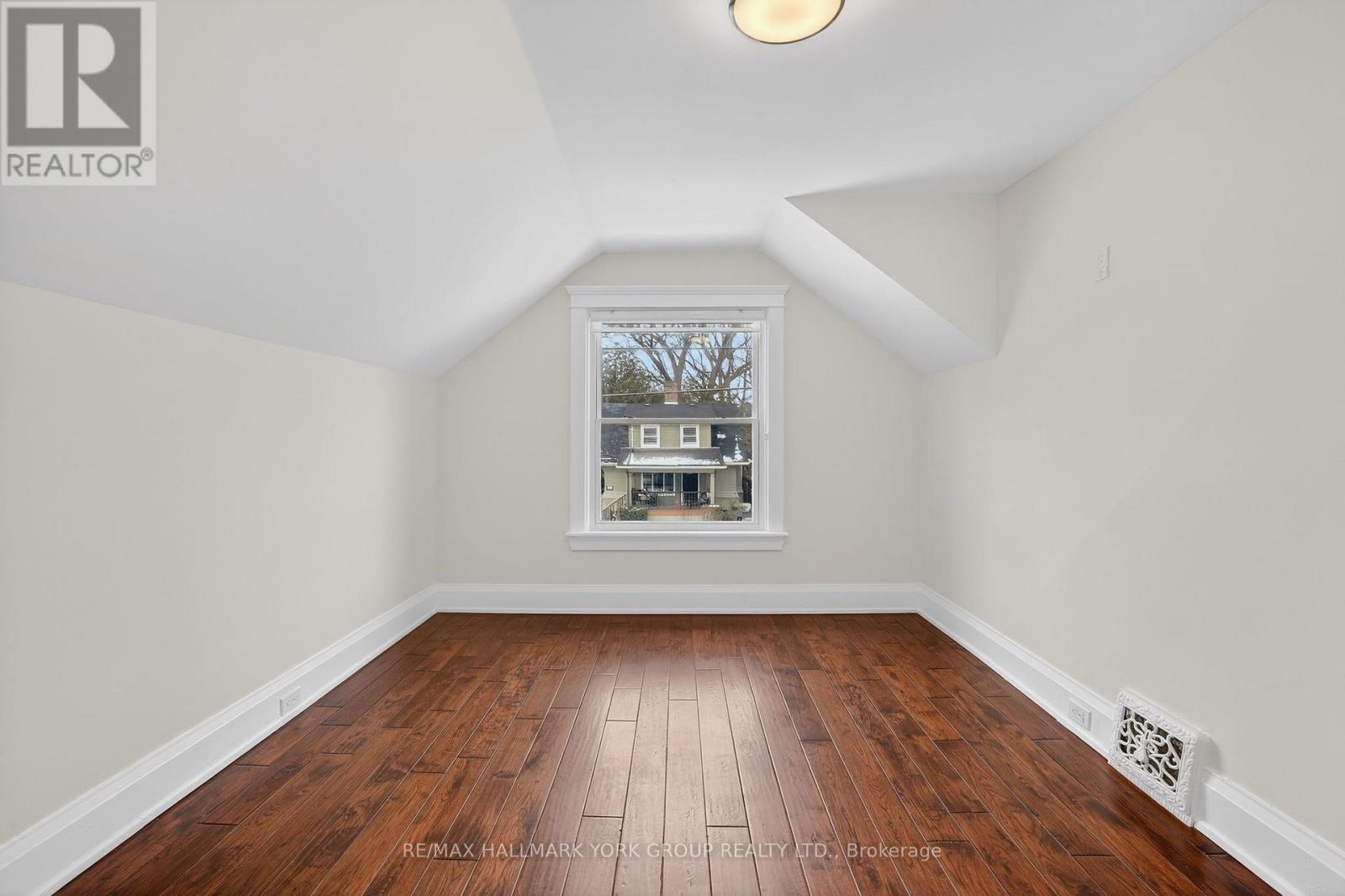 119 Temperance Street, Aurora (Aurora Village), Ontario  L4G 2R2 - Photo 25 - N12906628