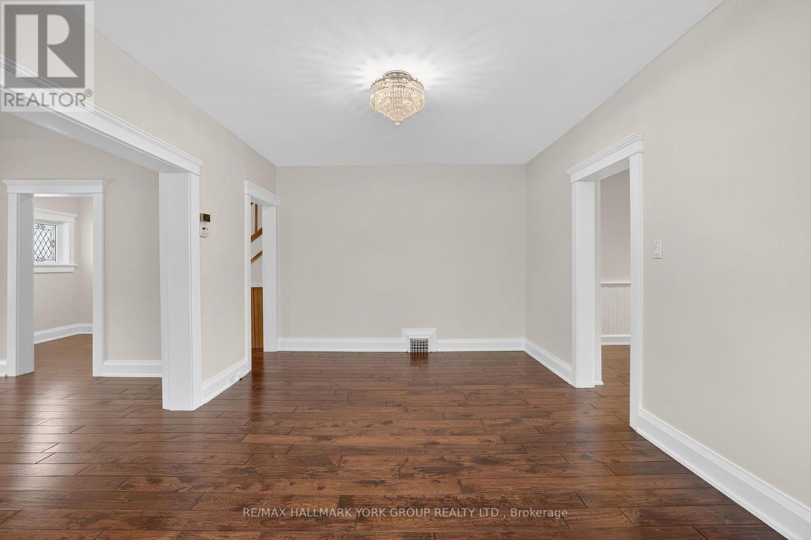 119 Temperance Street, Aurora (Aurora Village), Ontario  L4G 2R2 - Photo 9 - N12906628