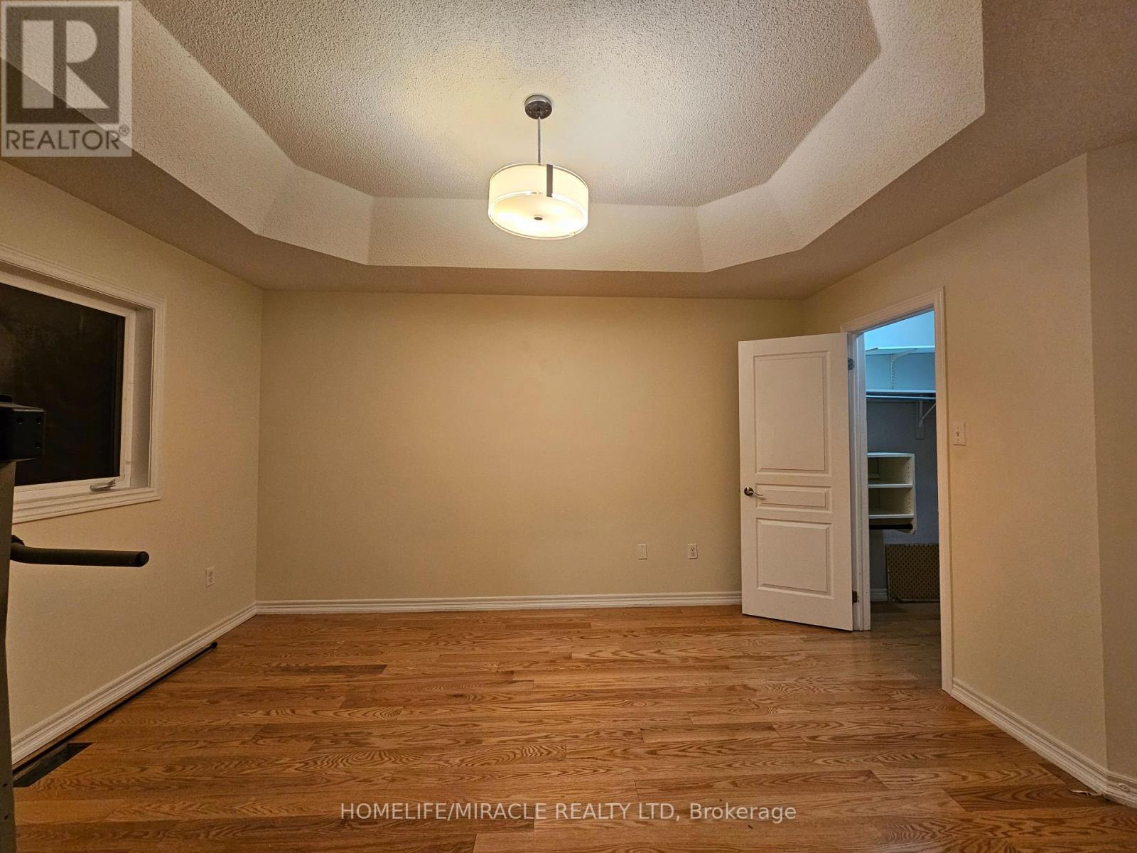 868 Oasis Drive, Mississauga, Ontario  L5V 0C7 - Photo 15 - W12906636