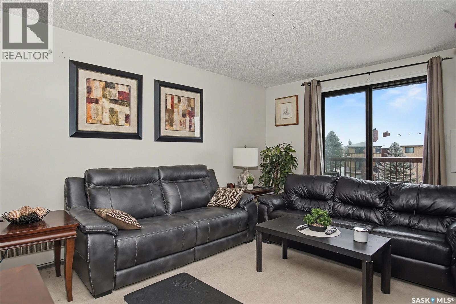 301 35 Alport Crescent, Regina, Saskatchewan  S4R 7X2 - Photo 3 - SK031002