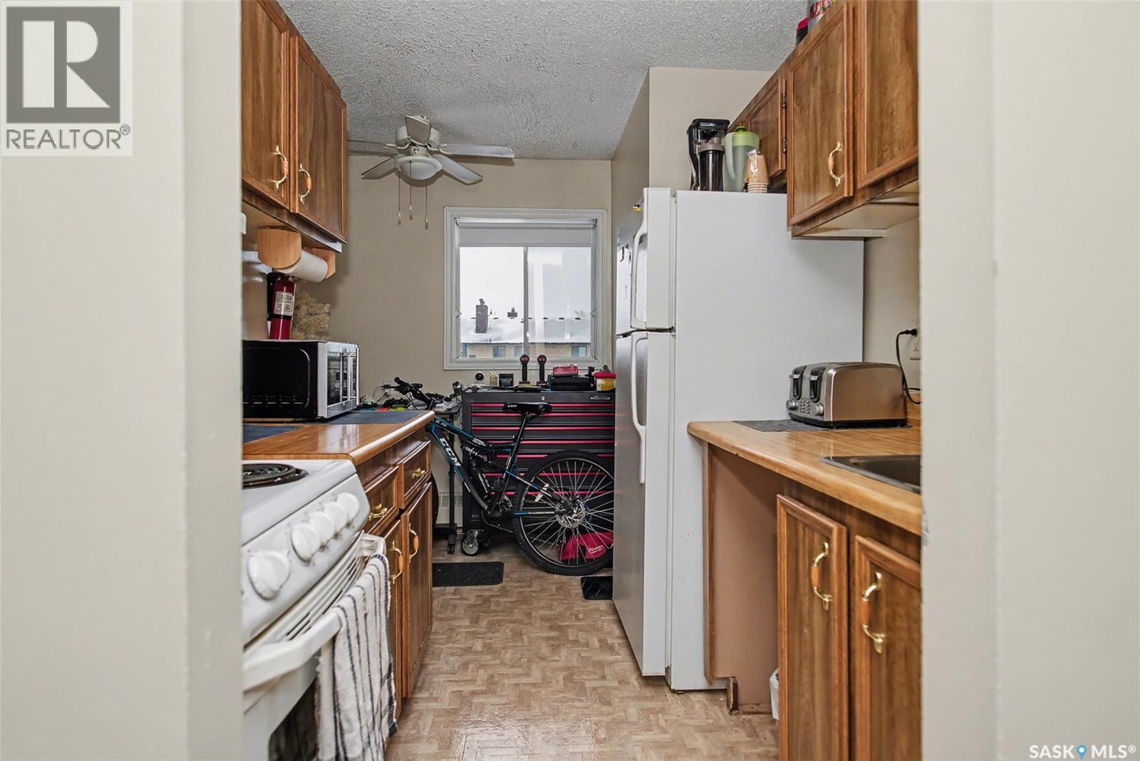 301 35 Alport Crescent, Regina, Saskatchewan  S4R 7X2 - Photo 6 - SK031002