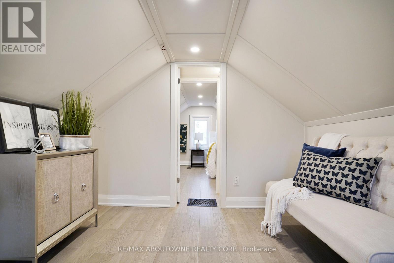 96 Mohawk Road E, Hamilton, Ontario  L9A 2G9 - Photo 26 - X12906622