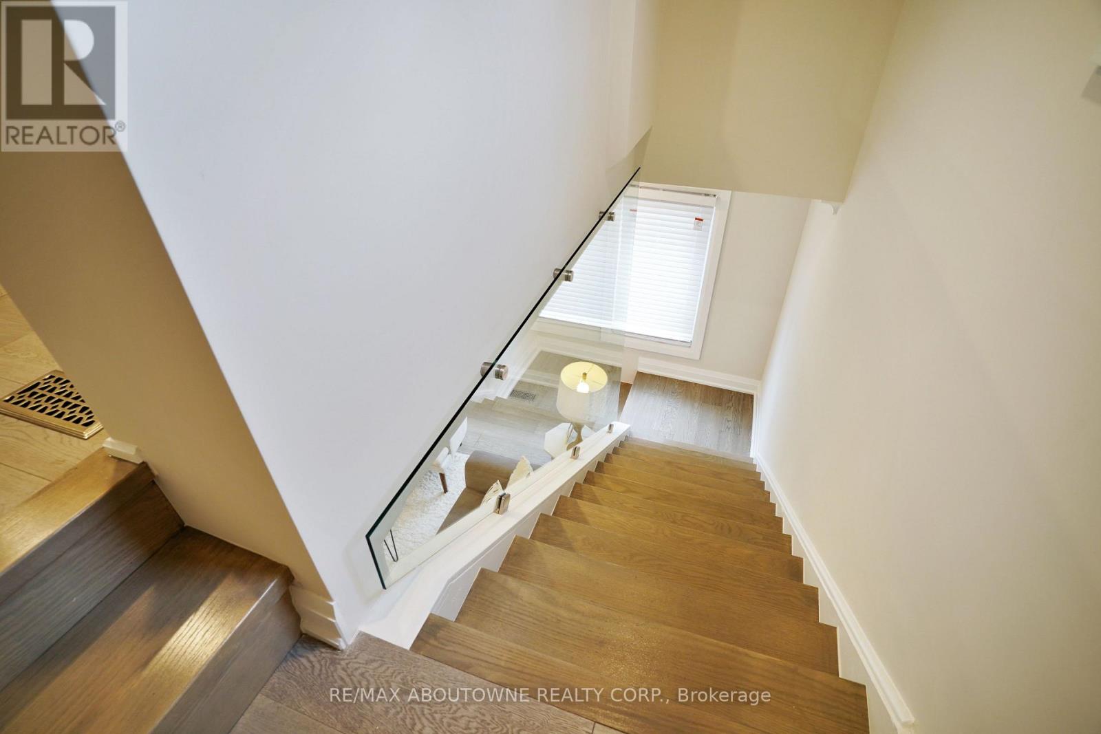 96 Mohawk Road E, Hamilton, Ontario  L9A 2G9 - Photo 33 - X12906622