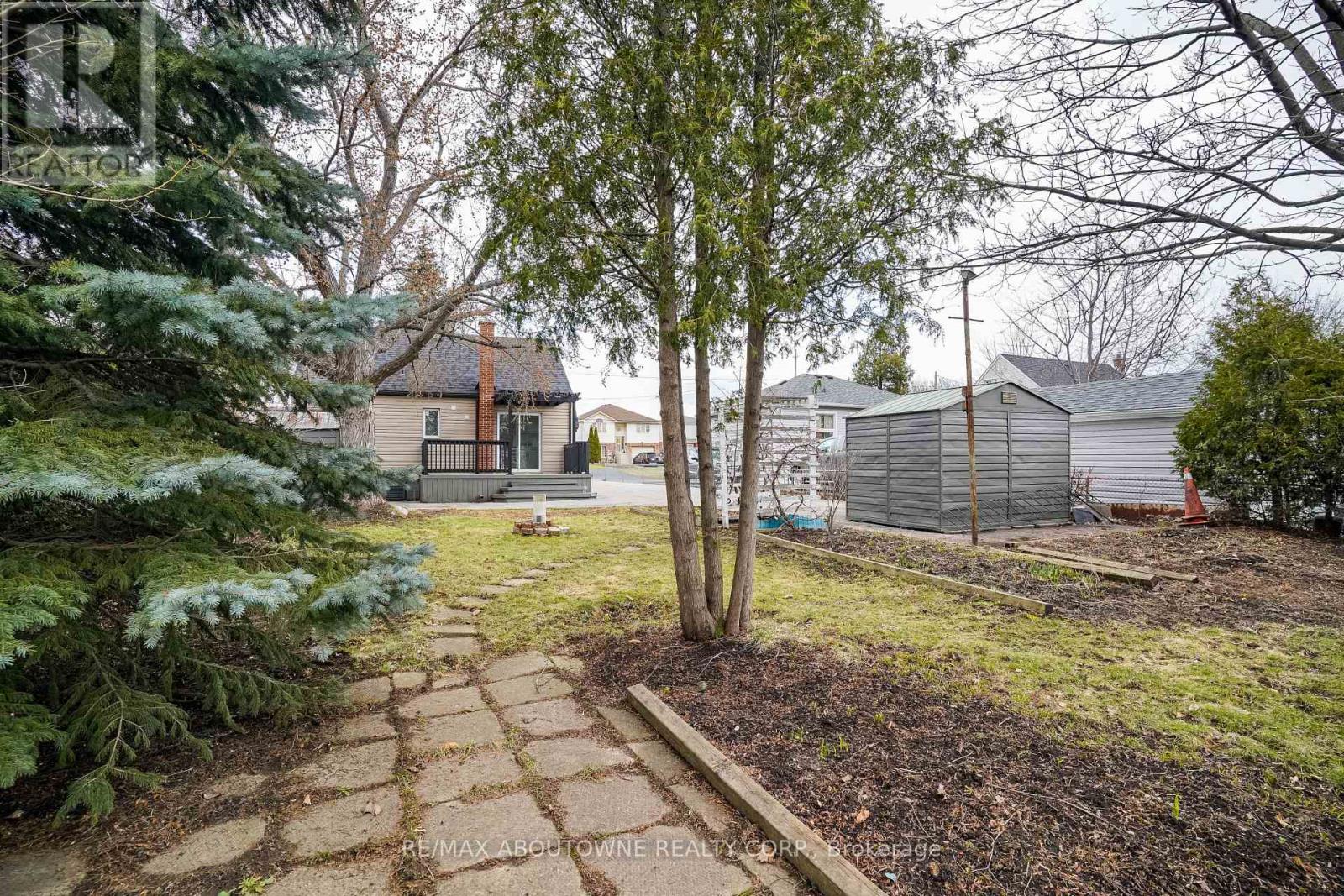 96 Mohawk Road E, Hamilton, Ontario  L9A 2G9 - Photo 5 - X12906622