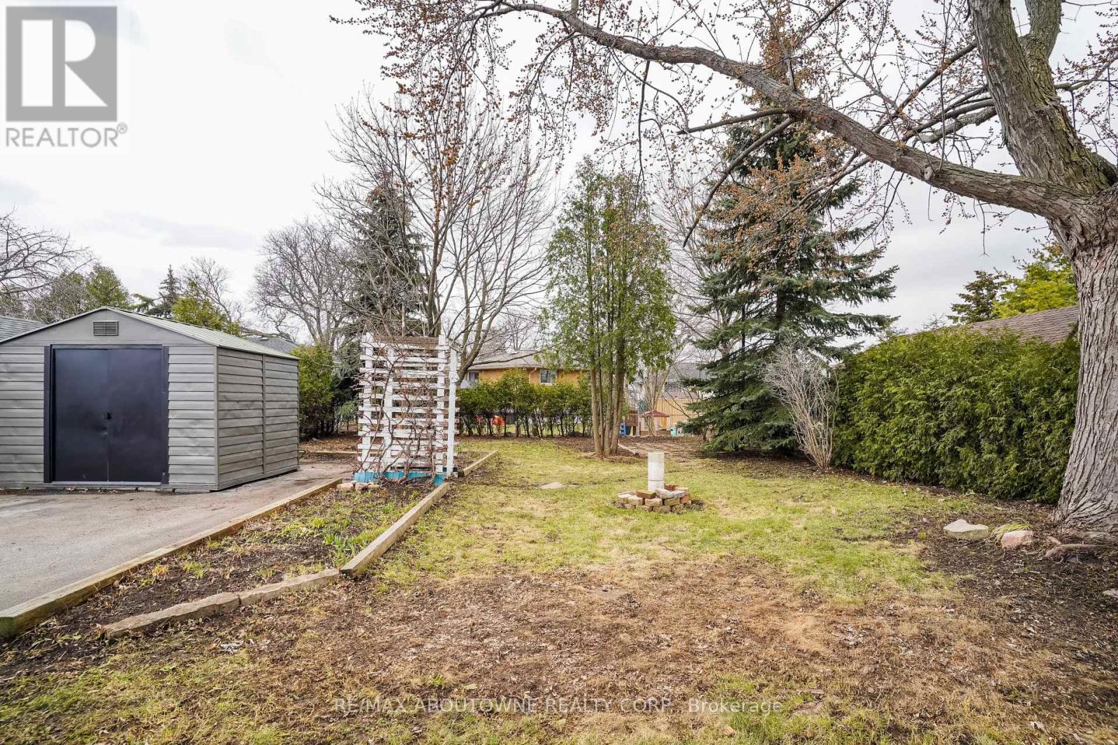 96 Mohawk Road E, Hamilton, Ontario  L9A 2G9 - Photo 7 - X12906622