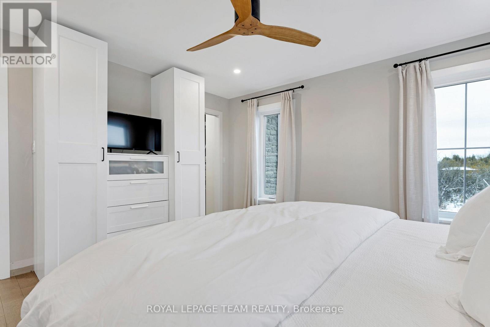 114 Charles Holden Avenue, Merrickville-Wolford, Ontario K0G 1N0 - Photo 23 - X12906646