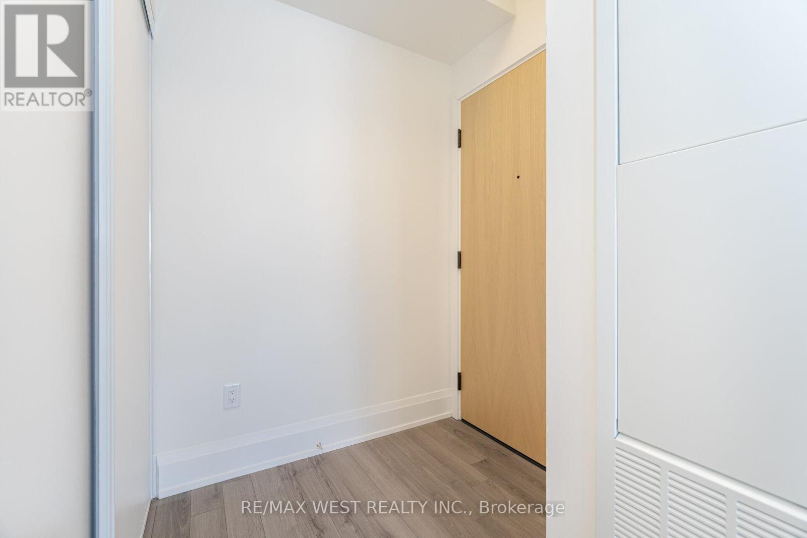 1204 - 89 Church Street, Toronto, Ontario  M5C 0B7 - Photo 4 - C12906650