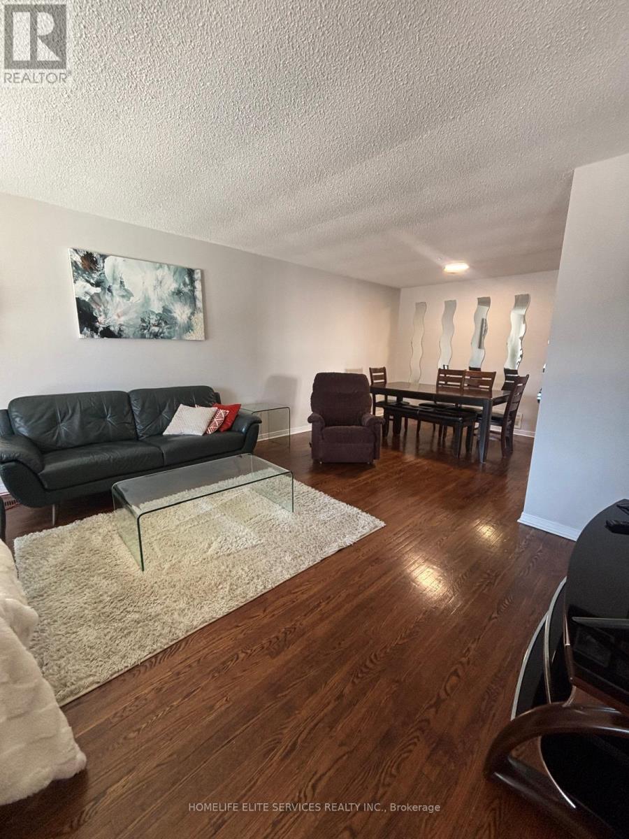 33 Robbinstone Drive, Toronto, Ontario  M1B 2C4 - Photo 12 - E12906662