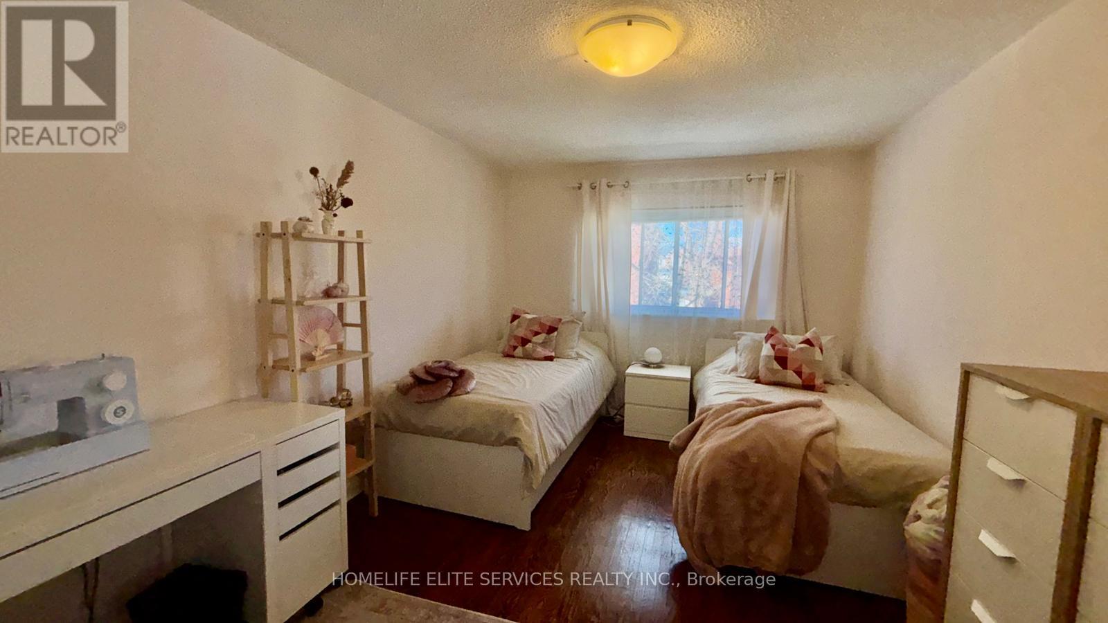 33 Robbinstone Drive, Toronto, Ontario  M1B 2C4 - Photo 17 - E12906662